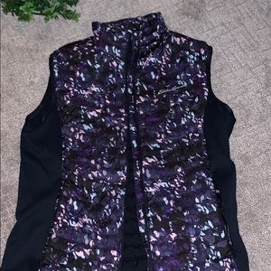 SIZE SMALL Eddie Bauer Puffer Vest